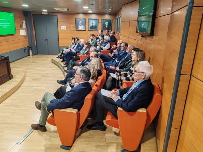 Binter mantiene un encuentro en la sede de la Cámara de Comercio de Gran Canaria con una nutrida representación del empresariado canario