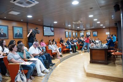 La Cámara y Fernando Romay ponen en valor los encuentros formativos para mayores de 45 años 